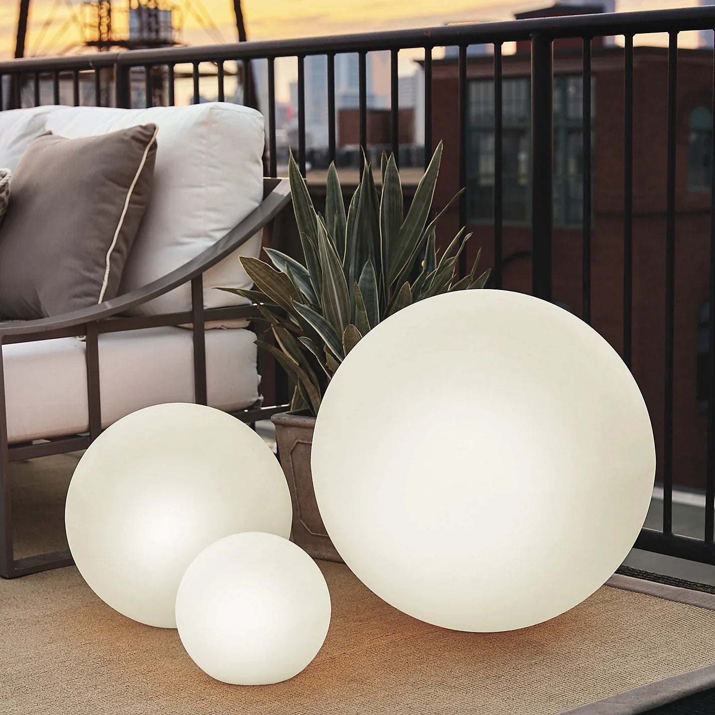 Veyra Aura Outdoor LED Globe Lamp