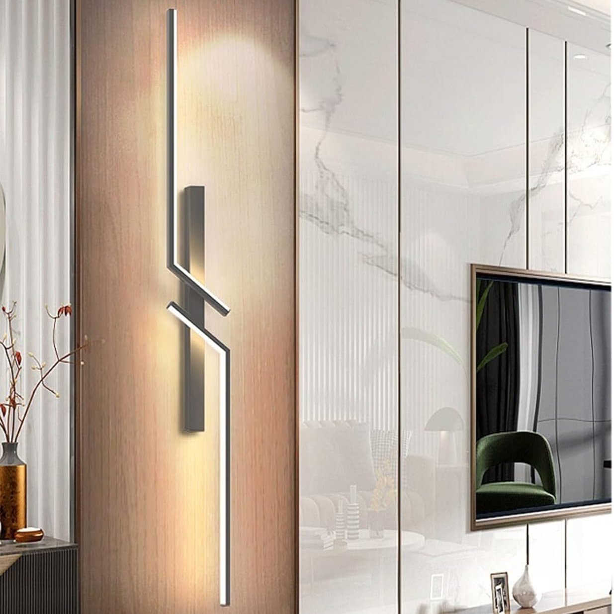 Moscow Vertical LED Wall Light — Sleek, Dimmable, Energy-Smart