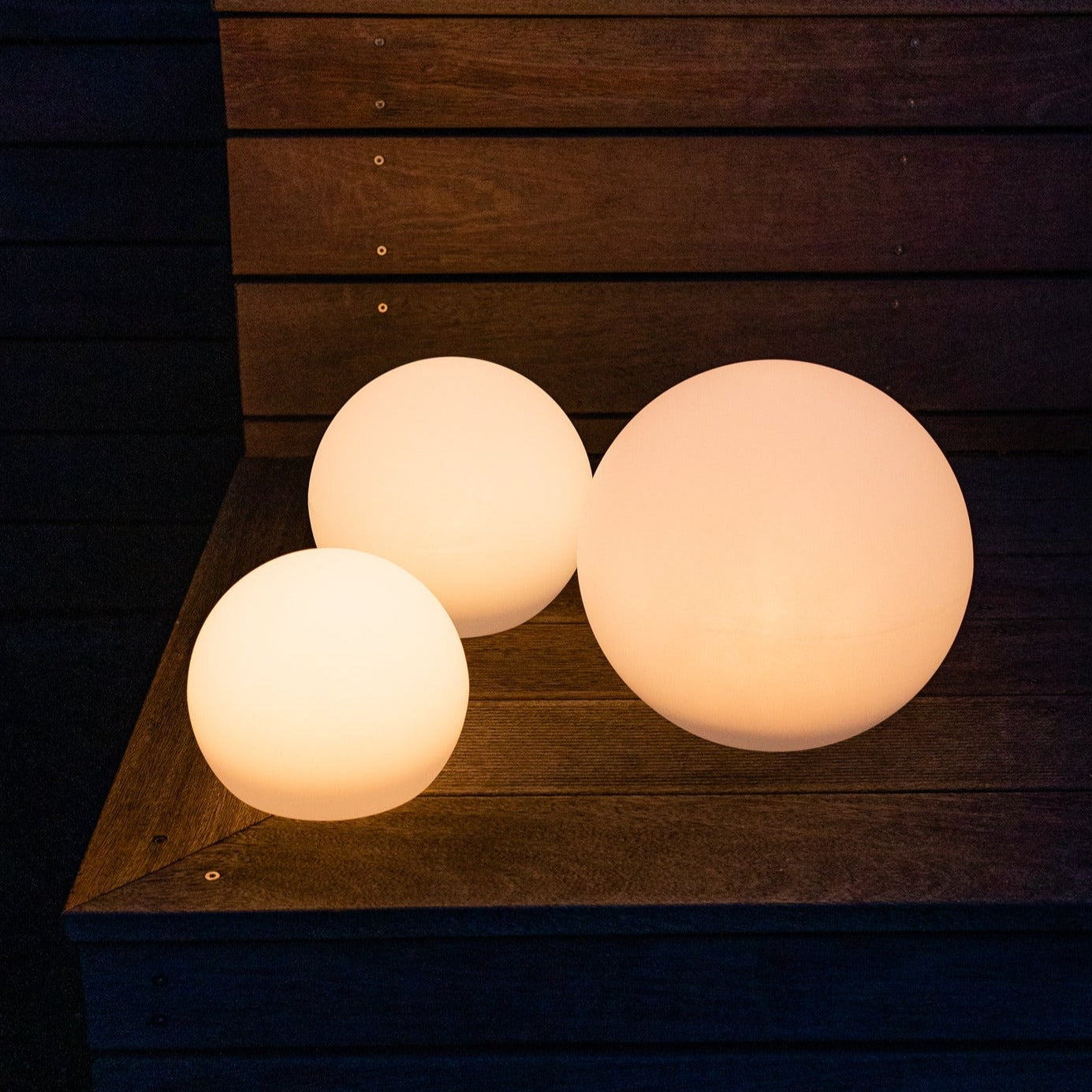 Veyra Aura Outdoor LED Globe Lamp