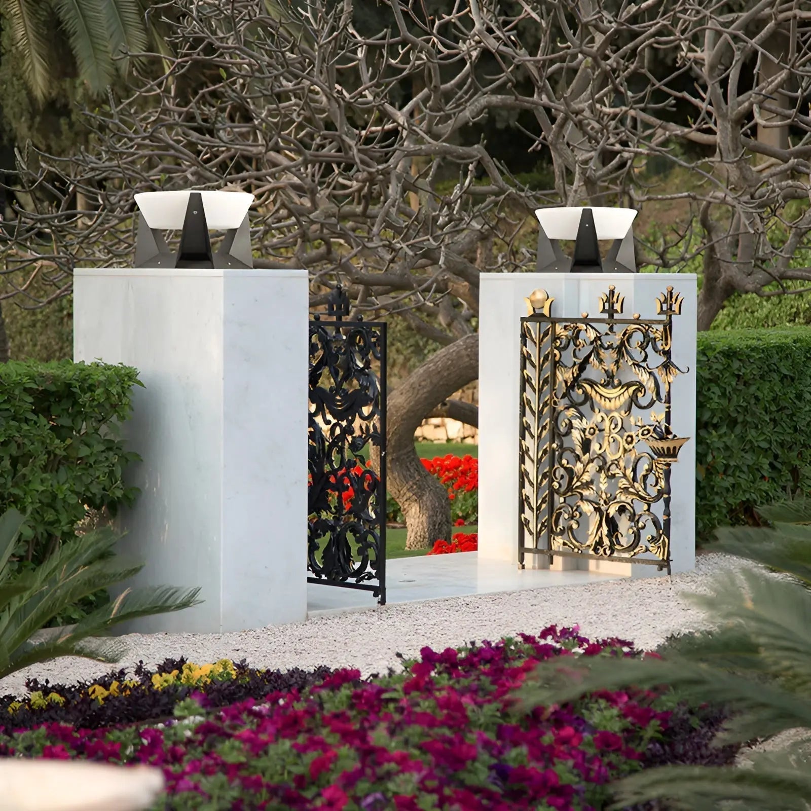Milan Zen Solar Sundial Post Light